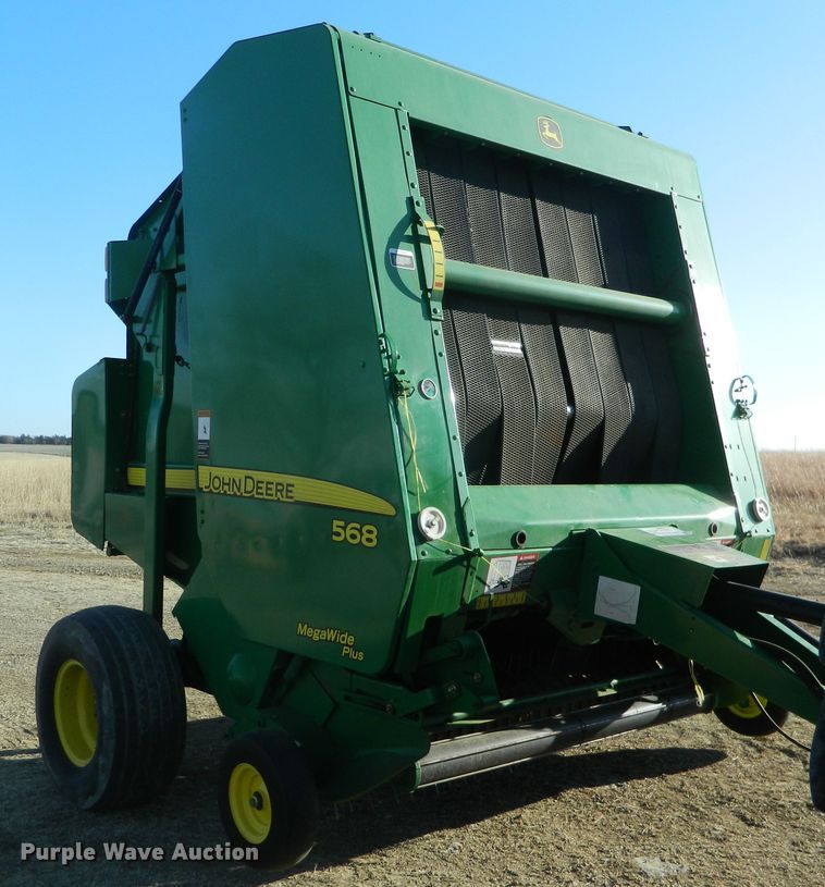 image for item DF4673 2007 John Deere 568  round baler