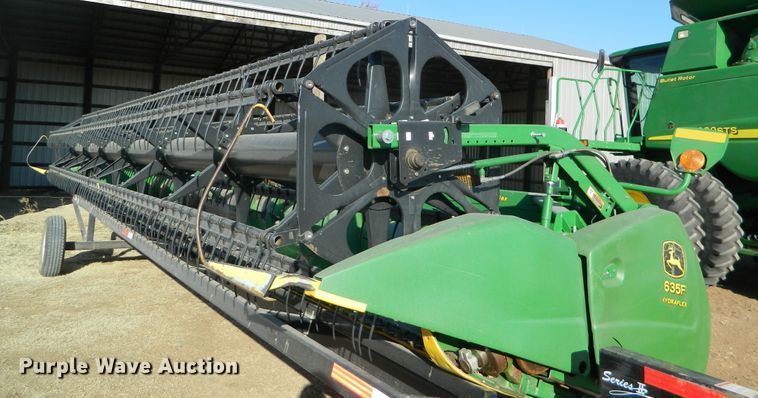 image for item DF4675 2014 John Deere 630F  HydraFlex flex head