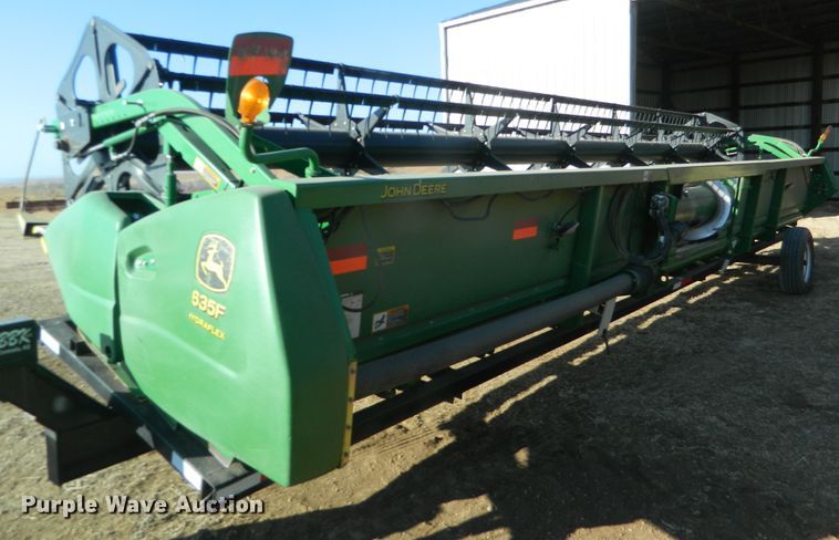 image for item DF4675 2014 John Deere 630F  HydraFlex flex head