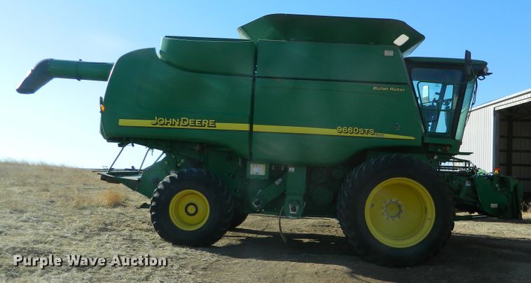 image for item DF4676 2006 John Deere 9660 STS  combine