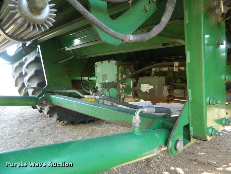 image for item DF4676 2006 John Deere 9660 STS  combine