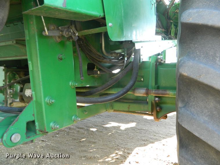 image for item DF4676 2006 John Deere 9660 STS  combine