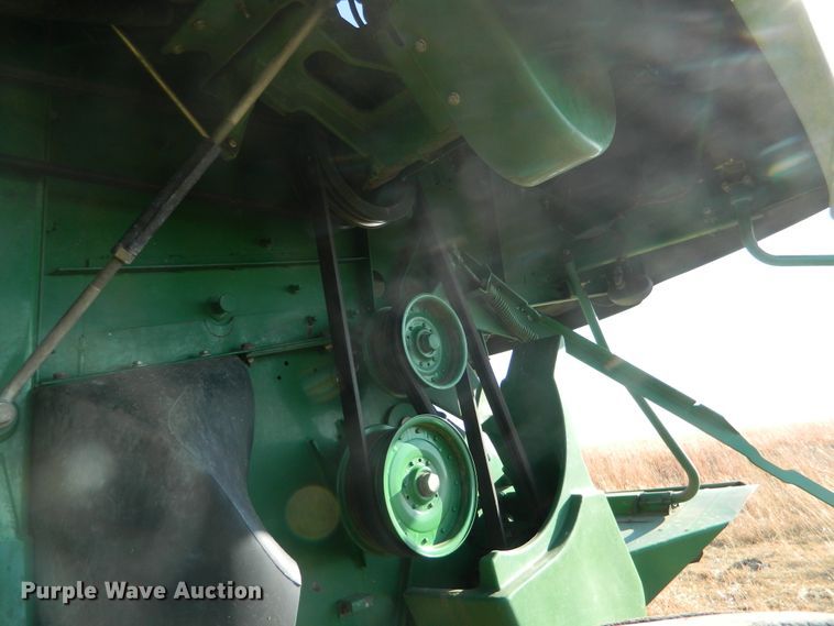 image for item DF4676 2006 John Deere 9660 STS  combine