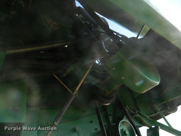 image for item DF4676 2006 John Deere 9660 STS  combine