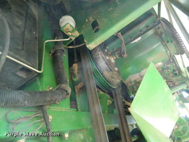 image for item DF4676 2006 John Deere 9660 STS  combine