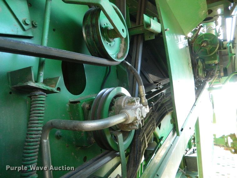 image for item DF4676 2006 John Deere 9660 STS  combine