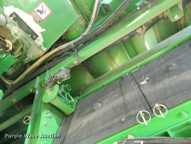 image for item DF4676 2006 John Deere 9660 STS  combine
