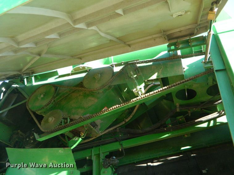 image for item DF4676 2006 John Deere 9660 STS  combine