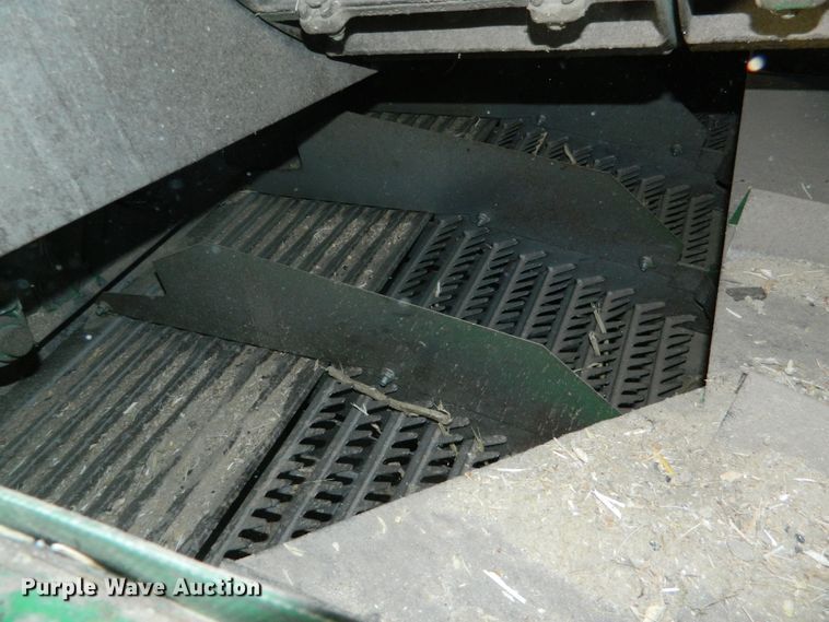 image for item DF4676 2006 John Deere 9660 STS  combine