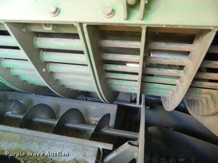 image for item DF4676 2006 John Deere 9660 STS  combine