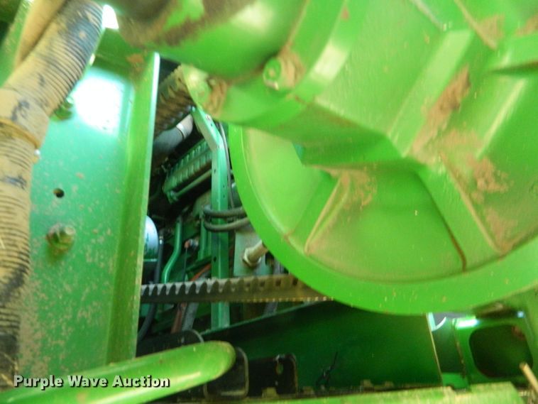 image for item DF4676 2006 John Deere 9660 STS  combine