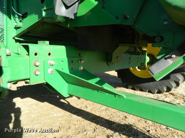 image for item DF4676 2006 John Deere 9660 STS  combine
