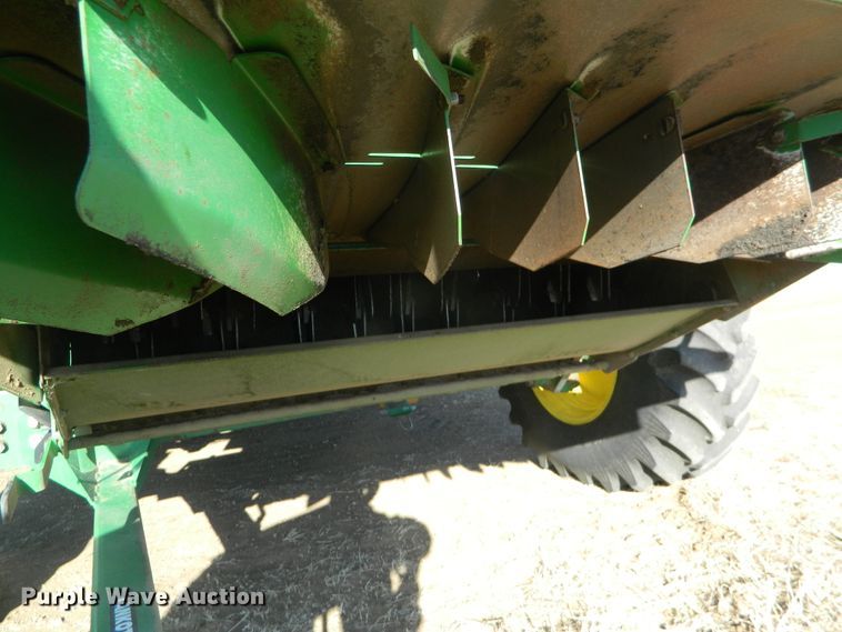 image for item DF4676 2006 John Deere 9660 STS  combine