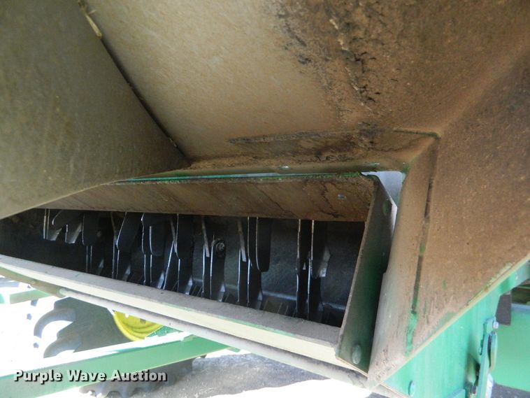 image for item DF4676 2006 John Deere 9660 STS  combine