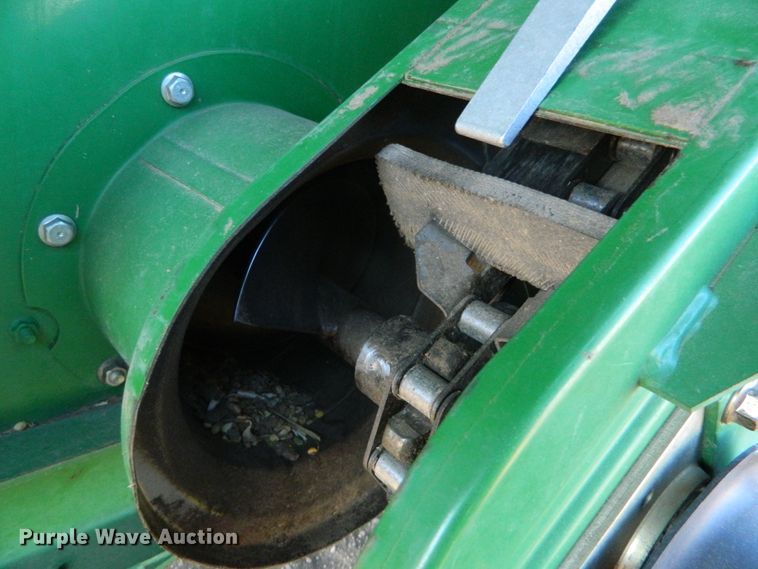 image for item DF4676 2006 John Deere 9660 STS  combine