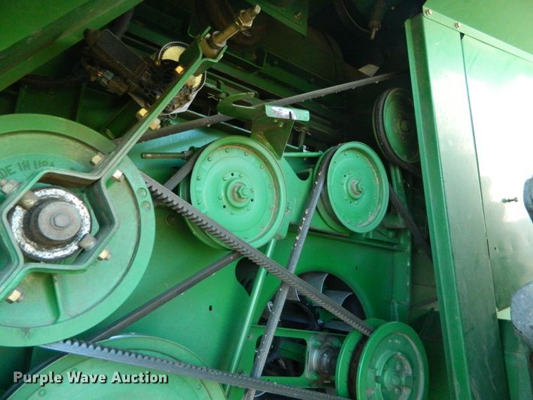 image for item DF4676 2006 John Deere 9660 STS  combine