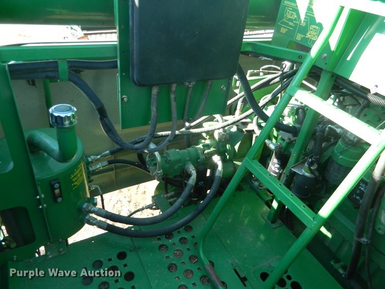 image for item DF4676 2006 John Deere 9660 STS  combine