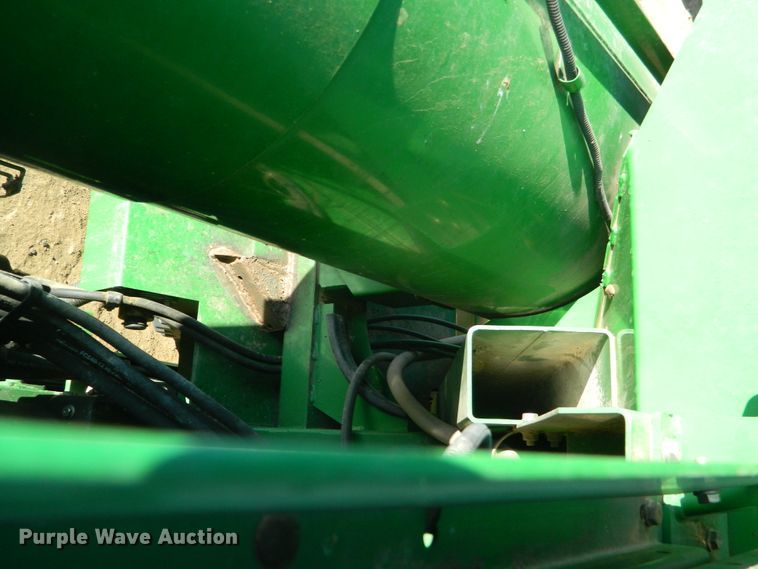 image for item DF4676 2006 John Deere 9660 STS  combine