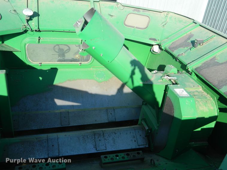 image for item DF4676 2006 John Deere 9660 STS  combine