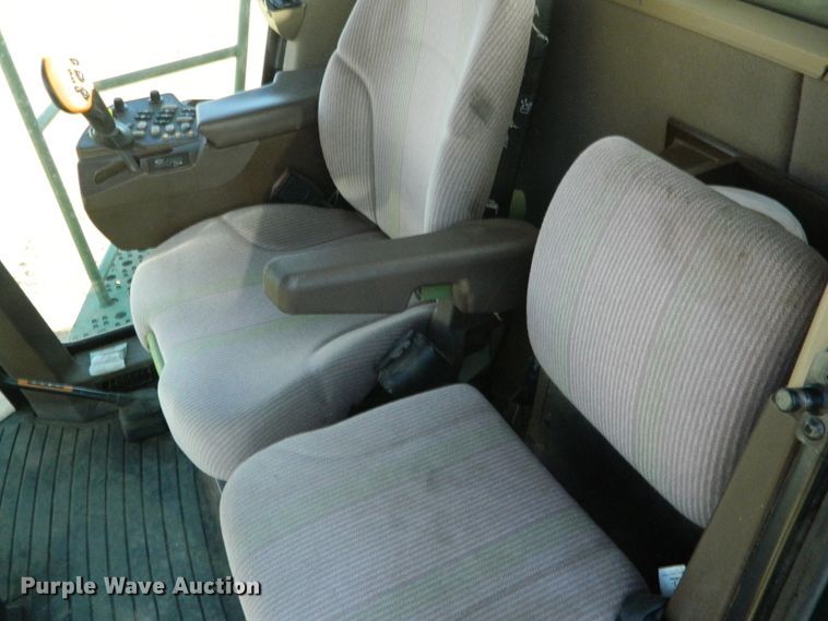 image for item DF4676 2006 John Deere 9660 STS  combine