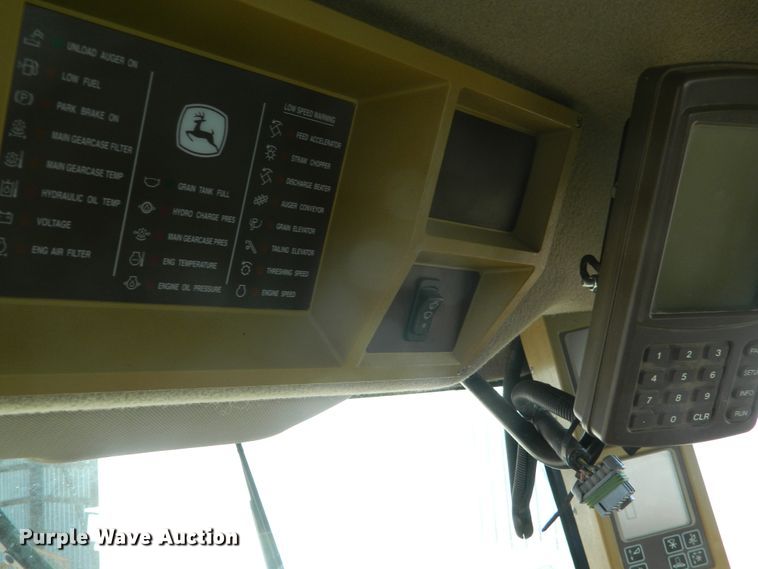 image for item DF4676 2006 John Deere 9660 STS  combine