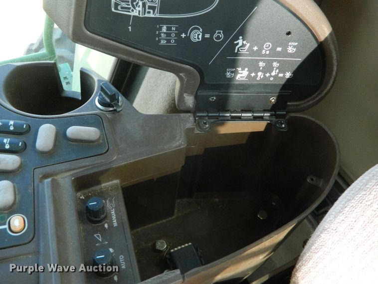 image for item DF4676 2006 John Deere 9660 STS  combine