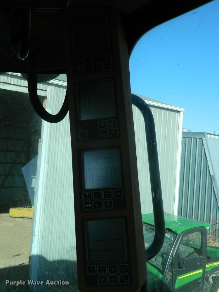 image for item DF4676 2006 John Deere 9660 STS  combine