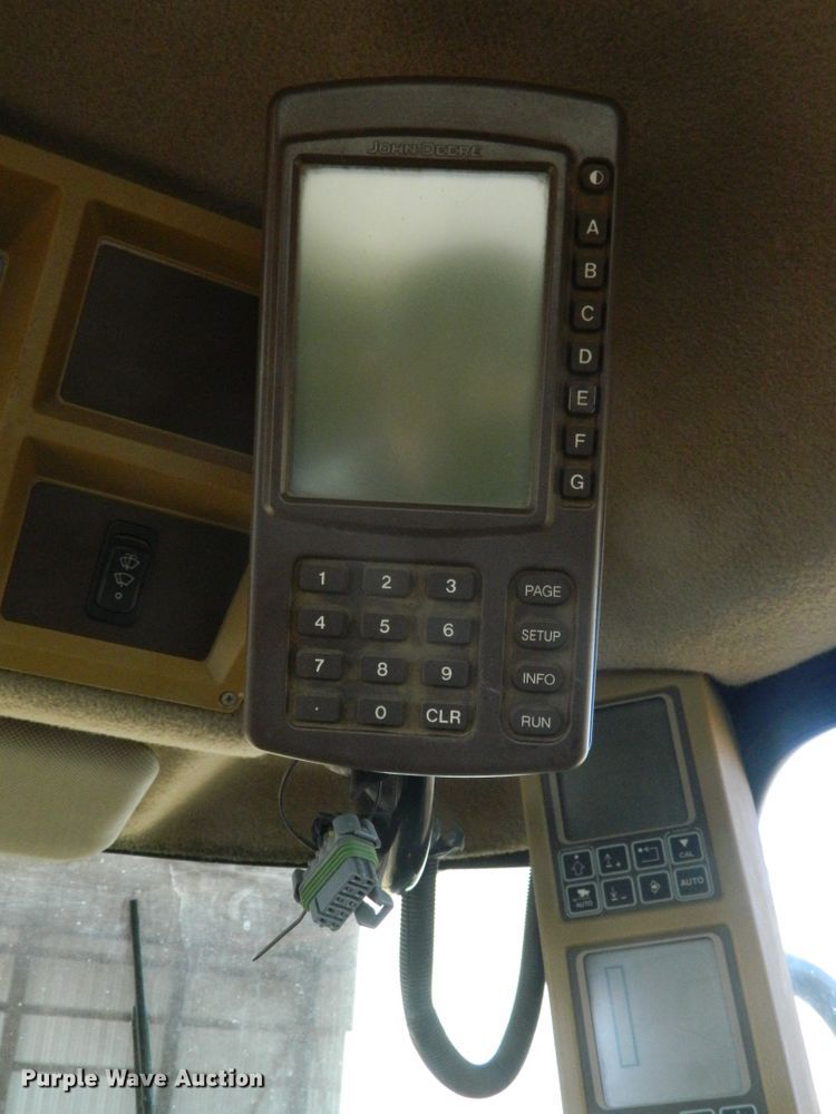 image for item DF4676 2006 John Deere 9660 STS  combine