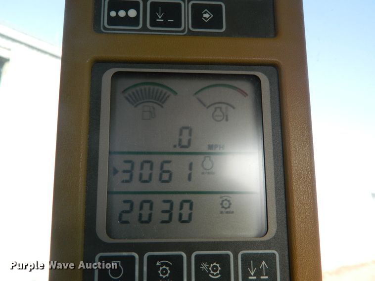 image for item DF4676 2006 John Deere 9660 STS  combine