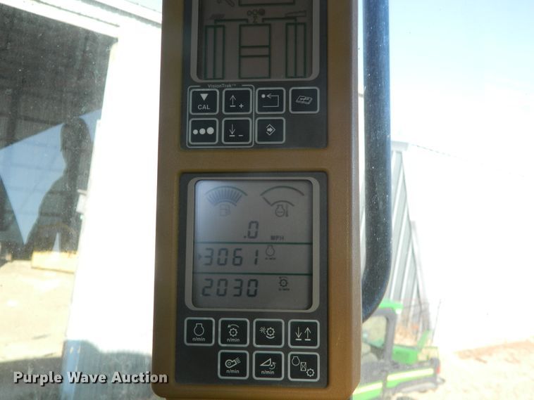 image for item DF4676 2006 John Deere 9660 STS  combine