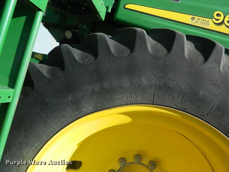 image for item DF4676 2006 John Deere 9660 STS  combine