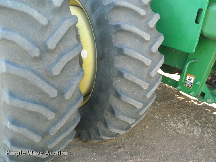 image for item DF4676 2006 John Deere 9660 STS  combine