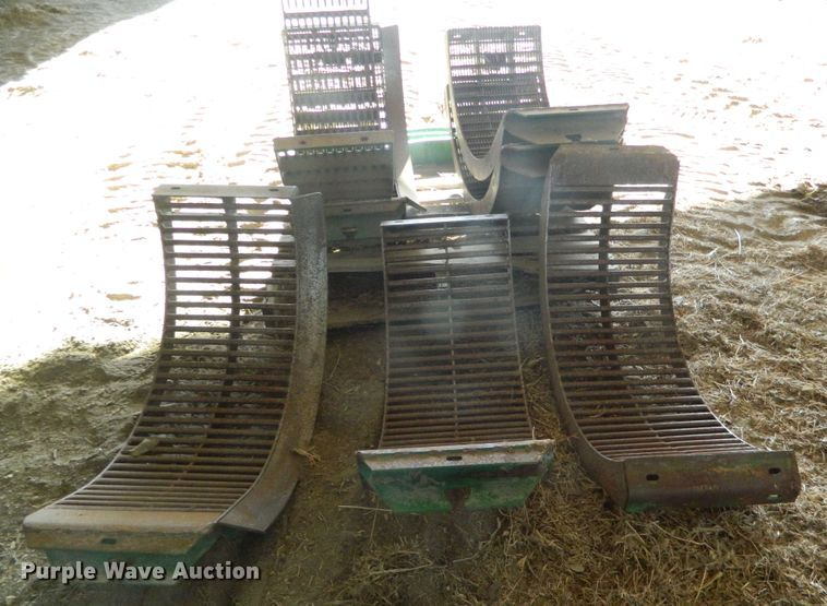 image for item DF4676 2006 John Deere 9660 STS  combine