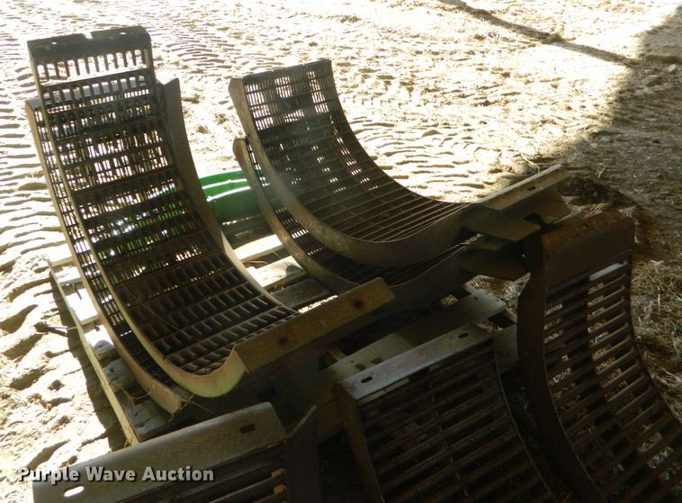 image for item DF4676 2006 John Deere 9660 STS  combine