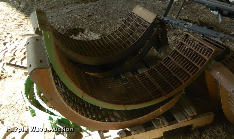 image for item DF4676 2006 John Deere 9660 STS  combine