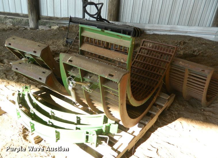 image for item DF4676 2006 John Deere 9660 STS  combine