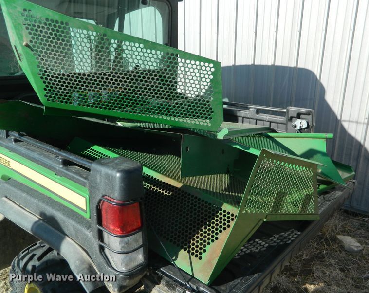 image for item DF4676 2006 John Deere 9660 STS  combine