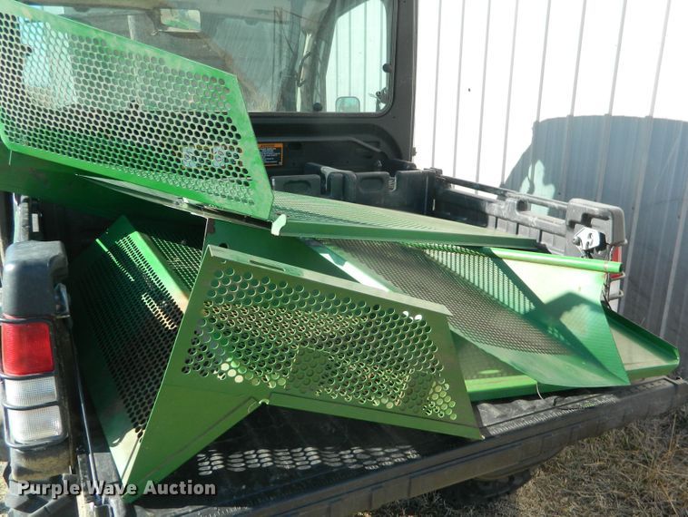 image for item DF4676 2006 John Deere 9660 STS  combine