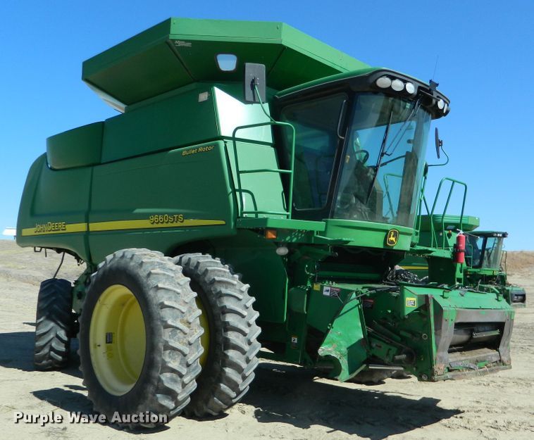 image for item DF4690 2006 John Deere 9660 STS  combine