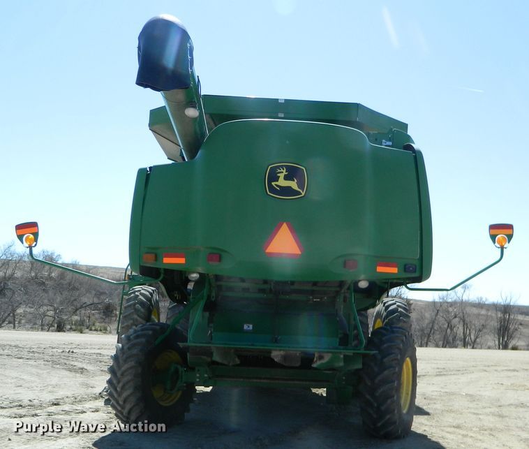 image for item DF4690 2006 John Deere 9660 STS  combine