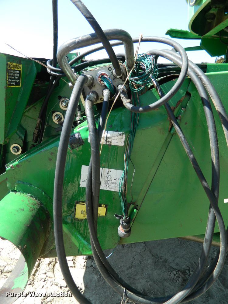 image for item DF4690 2006 John Deere 9660 STS  combine