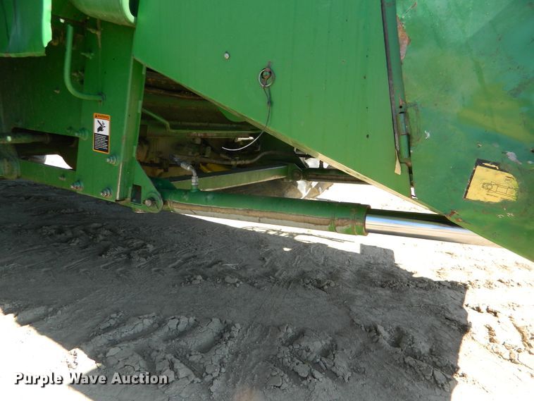 image for item DF4690 2006 John Deere 9660 STS  combine