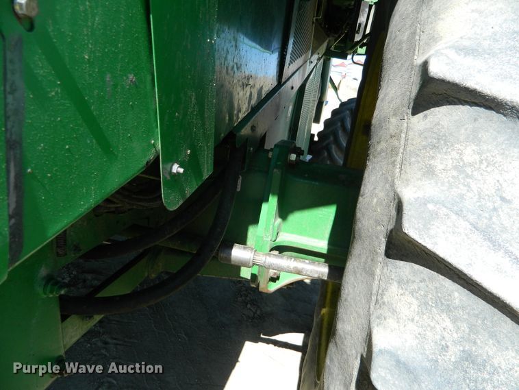 image for item DF4690 2006 John Deere 9660 STS  combine