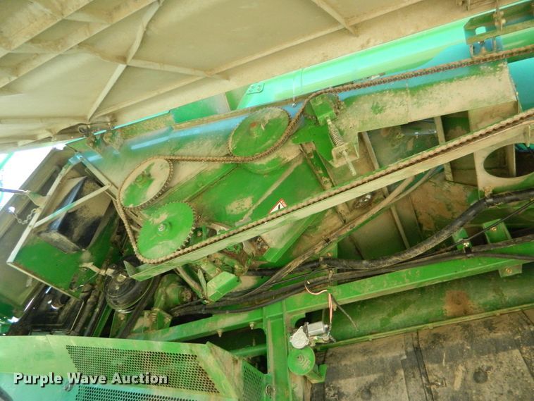 image for item DF4690 2006 John Deere 9660 STS  combine