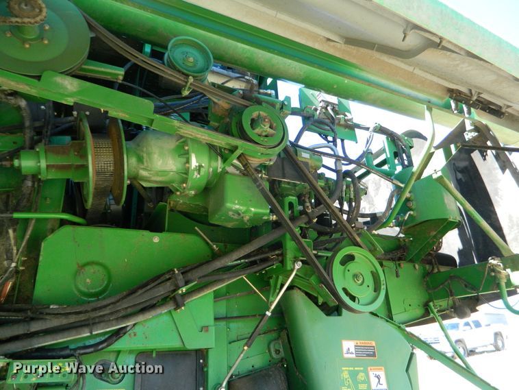 image for item DF4690 2006 John Deere 9660 STS  combine
