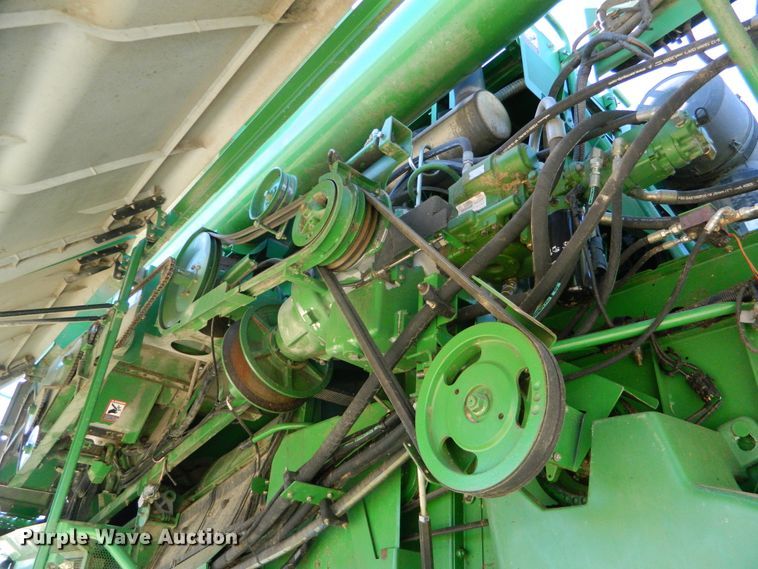 image for item DF4690 2006 John Deere 9660 STS  combine