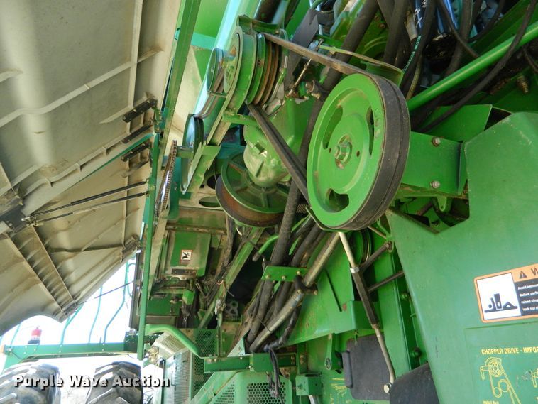 image for item DF4690 2006 John Deere 9660 STS  combine