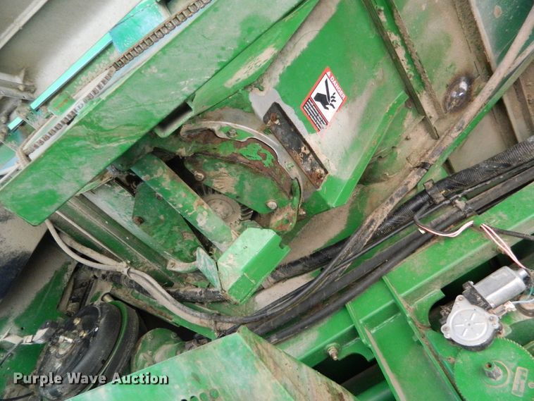 image for item DF4690 2006 John Deere 9660 STS  combine