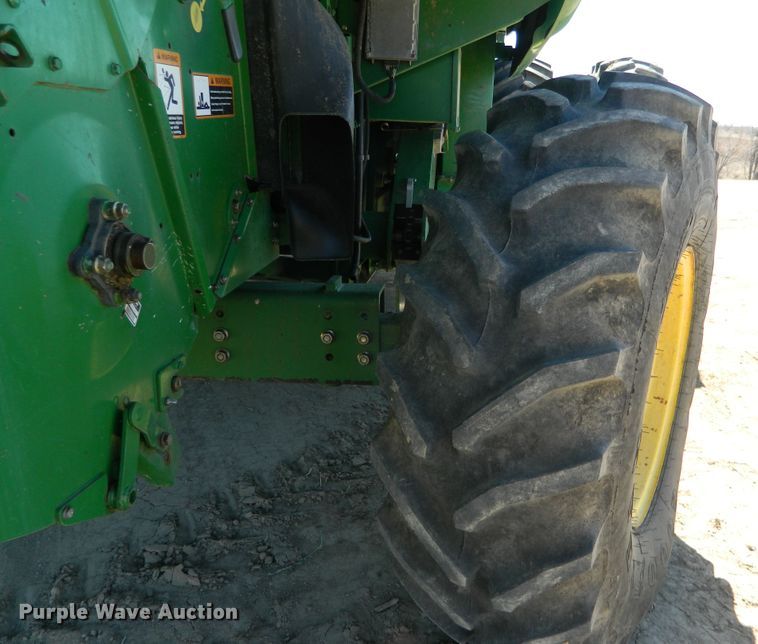 image for item DF4690 2006 John Deere 9660 STS  combine