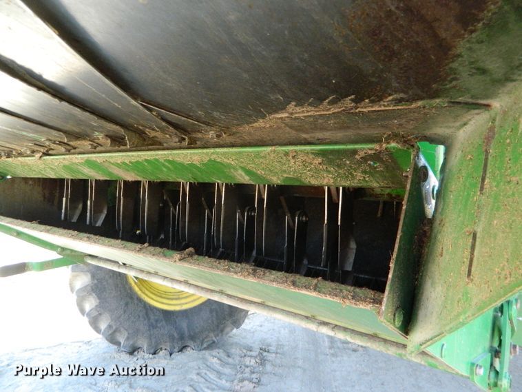 image for item DF4690 2006 John Deere 9660 STS  combine